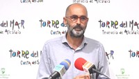 El concejal de Infraestructuras del Ayuntamiento de Vélez-Málaga, Juan García, en rueda de prensa