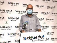 Juan García presenta las actuaciones de reposición de pintura vial de Vélez-Málaga