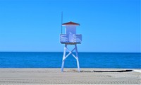 Torre de Vigilancia en una de las playas de Rincón de la Vitoria