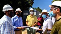 El alcalde de Rincón de la Victoria visita las obras de construcción del Auditorio Municipal al aire libre