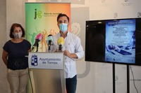 Fernández y Barranco presentan los cursos de Informador Juvenil en Torrox
