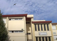 Sobrevuelo de una avioneta sobre el Instituto Almenara de Vélez-Málaga