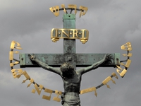 Křesťanská aktualizace Iz 6,3 na Karlově mostě