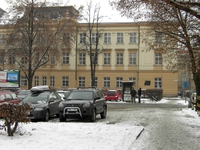 Místo, kde stála olomoucká synagoga. Parkoviště je dnes zdrojem příjmů olomoucké židovské obce.