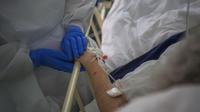 Koronavírusos beteg ápolása - Szerzői jogok Balogh Zoltán/MTI