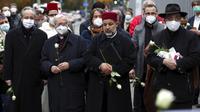 Református püspök, katolikus érsek, muzulmán imám és zsidó rabbi együtt tisztelegnek a bécsi terrortámadások áldozatai előtt - Szerzői jogok Michael Sohn/Copyright 2020 The Associated Press. All rights reserved