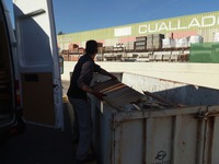 Vaciar Piso. Después del vaciado se lleva todo el material al ecoparque y se tira todo en los correspondientes contenedores.