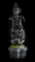 Aktör (#3/19). Glaserat porslin och stengods. 70 x 35 x 34 cm (ca). 2019