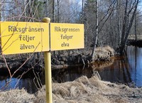 Selv om forfatteren har latt seg inspirere av grensetraktene utenfor sin tidligere hjemby Halden, fungerer De Tre Lykter-serien beviselig like godt over hele landet