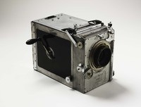 El cineasta adquirió una cámara Parvo de Debrie para trabajar. / George Serras (National Museum of Australia)