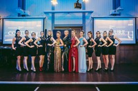 Viisi Pitsimissiä ja usean eri vuoden finalisteja 40v-hyväntekeväisyysgaalassa 28.10.2017.