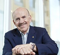 Louis J. Ignarro, 1998 Nobelova cena za fyziologii a lékařství, viz. wikipedie