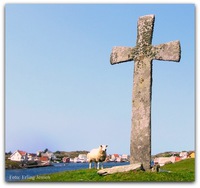 Steinkorset på Kvitsøy. Foto: Erling Jensen.