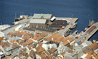 Kjeringholmen i 1962. Foto: Widerøes flyfotosamling/Stavanger Byarkiv.