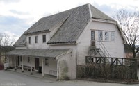 Røyneberg gamle skole. Foto: Erling Jensen.