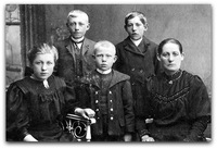 De etterlatte etter Nils Magnus Svanberg.