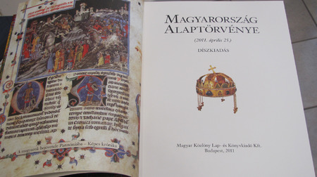 Alaptörvény