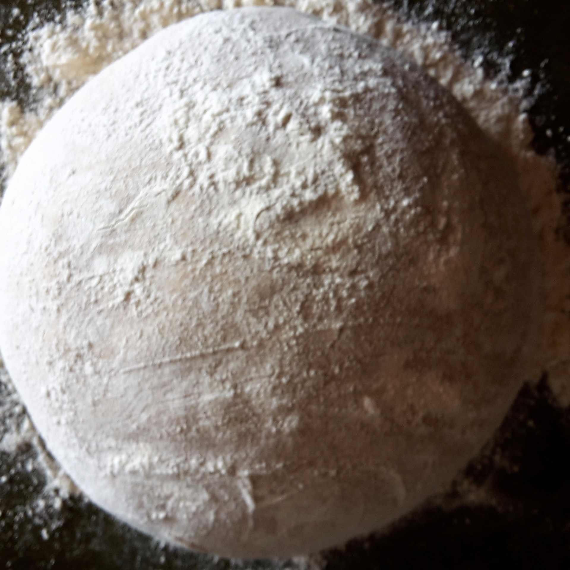 Rustikales Sauerteig-Krustenbrot :: Bella-cooks-and-travels