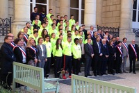 Accueillis par les députés du Maine-et-Loire, les relayeurs et les suiveurs ont visité l'Assemblée nationale.