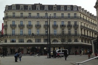 L'ancien Grand Hôtel de la place du Ralliement vogue désormais sous les couleurs des Galeries Lafayette.
