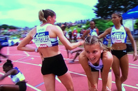 Amandine Brossier (au premier plan) peut sourire, elle est devenue championne de France 2021 du 400 m chez elle, à Angers.