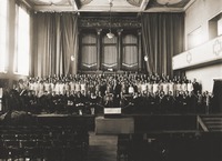 Beseda brunense y la orquesta del Teatro Nacional de Brno con el director de orquesta Jaroslav Kvapil en la Sala del Estadio el año 1928 © Museo Regional Moravo