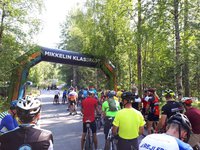 Pian mennään! Kovasti on panostettu vauhtiin, kärkiporukalla on kalustona järjestään cycloja.