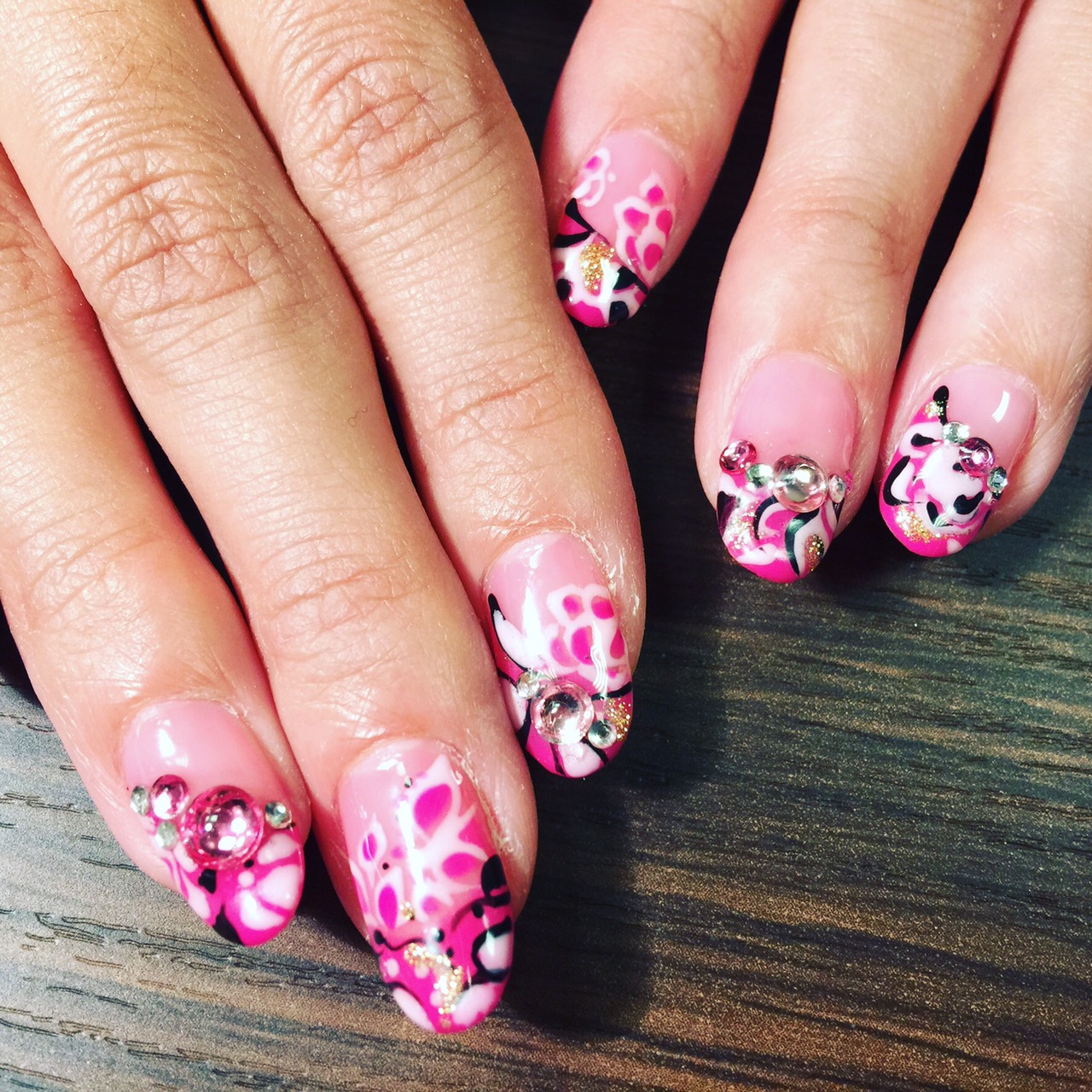 ネイルサロン 展商 キレイ創造企業 あなたのくらしをクリーンアップ を合言葉に 千葉県で宅配水クリクラ リースキン 清掃 リフォームなどの事業でキレイで快適なくらしを提供しています