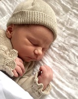 Op 5 juni om 05.41 is onze prachtige dochter Acie Lou geboren. Met haar handen gespreid en haar ogen wijd open keek ze de grote wereld in. Wauw, wat was dit moment intens en bijzonder!!
