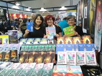 Daniela Tresconi in fiera insieme alle colleghe scrittrici Romina Lombardi e Luciana Volante