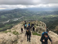 Sul crinale del Monte con vista della vallata di Ciminà