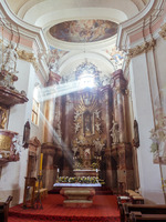 Oltář kostela Navštívení Panny Marie (foto Tomáš Weiss)