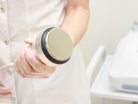 Vetophopingen en cellulitis verwijderen – Lipocavitatie