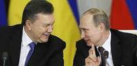 El ex presidente Víktor Yanukovich, junto a Vladimir Putin