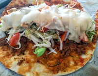 Türkische Pizza mit Shawarma