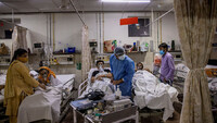Pacientes con covid-19 en el hospital Holy Family en Nueva Delhi, India, 1 de mayo de 2021.