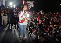 La candidata de Fuerza Popular, Keiko Fujimori, con sus seguidores en una manifestación en Lima, 12 de junio de 2021 Sebastian Castaneda / Reuters