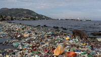 Plástico y otros desechos en las orillas de la playa de Cabo Haitiano, Haití. Ricardo Rojas / Reuters