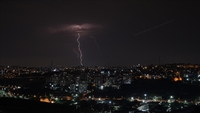 Noche de relámpagos en Estambul. (İsa Terli - Archivo Agencia Anadolu)