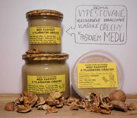 Český med pastový s vlašskými ořechy