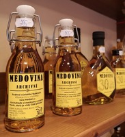 Archivní medovina - velmi vyzrálá medovina
