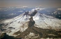Foto: El Monte Santa Helena con su cráter en forma de herradura en 1982. Foto: Tom Casadevall, USGS.