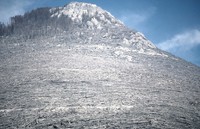 Foto: Zona de explosión canalizada y zona de muerta de pie. (USGS).