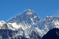 Mount Everest, brown lines showing the rock layers (picture: Rdevany / GFDL license)
