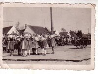 Oslava pod májou - prvý máj alebo dožinky v obci Závod (cca 1950)