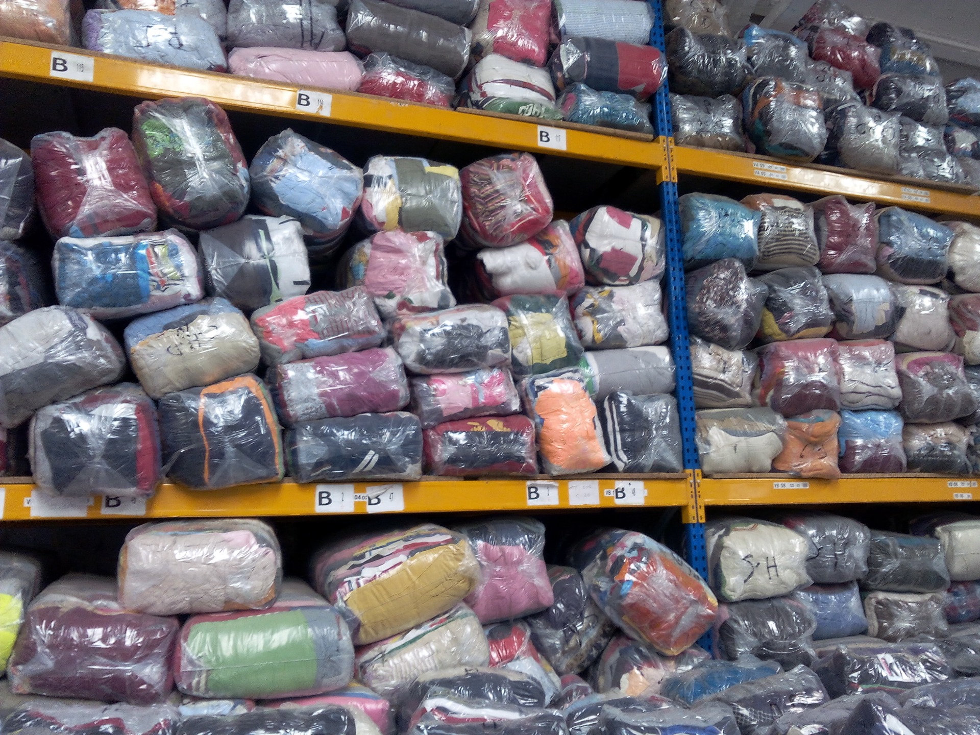 empresa en 'España' especializada en 'ropa usada'