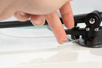 Levier abaissé pour que la pointe soit en contact avec le sillon du vinyle