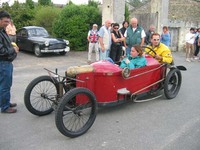 Rare Bédélia à l'arrivée du rallye du Grand Prix Rétro du Puy Notre Dame